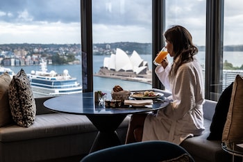 Sydney Harbour Studio Club Suite
