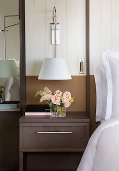 Deluxe City Twin Room