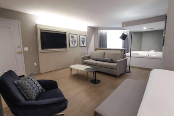 Suite, 1 King Bed, Non Smoking (Whirlpool)