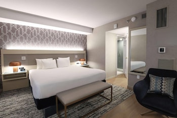 Suite, 1 King Bed, Non Smoking (Whirlpool)