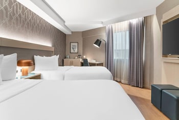 Room, 2 Queen Beds, Accessible, Non Smoking