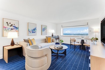 Suite, 1 Bedroom, Roll-in Shower (Mobility)