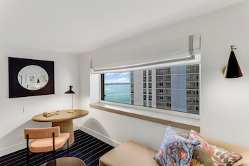Classic Room, 2 Queen Beds, Bay View (Partial Bay View)