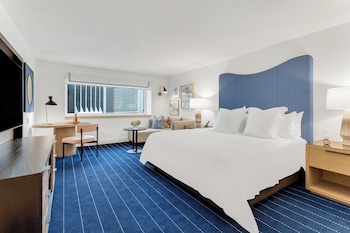 Classic Room, 1 King Bed, Accessible (Mobility)