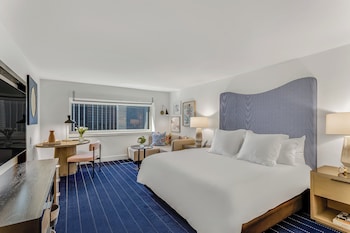 Classic Room, 1 King Bed, Accessible, Non Smoking (Mobility)