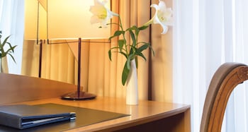 Standard Twin Room (Streetview)