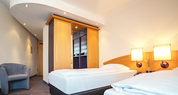 Standard Twin Room (Streetview)