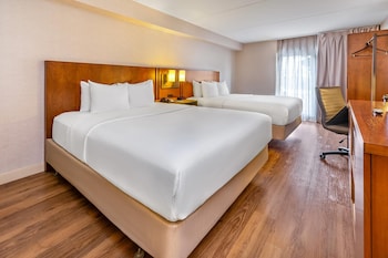 Room, 2 Queen Beds, Non Smoking, Ground Floor Pet-Friendly