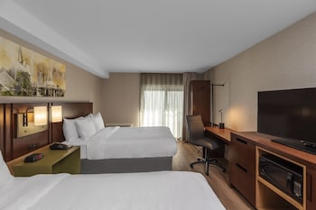 Room, 2 Queen Beds, Non Smoking, Ground Floor Pet-Friendly