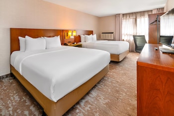 Room, 2 Queen Beds, Non Smoking, Top Floor No Pets