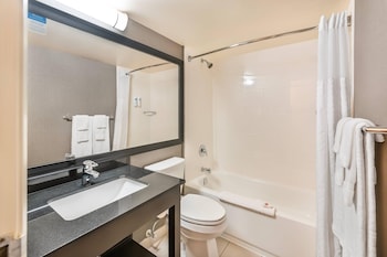 Room, 2 Queen Beds, Non Smoking, Ground Floor Pet-Friendly