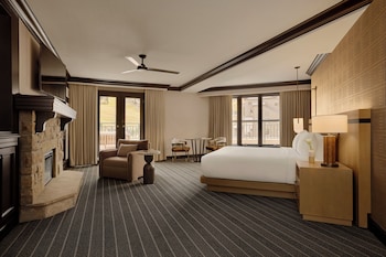 Junior Suite, 1 King Bed (Park, Fireplace)