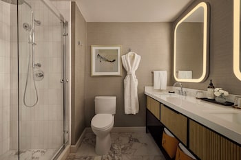 Room, 2 Queen Beds, Mountain View