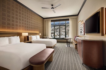 Room, 2 Queen Beds (Village Slope)