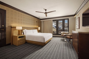 Standard Room, 1 King Bed