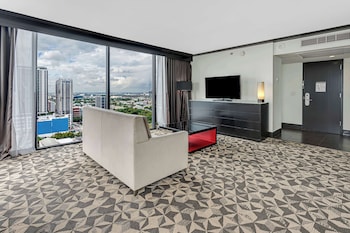 Junior Suite, 1 King Bed