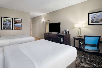 Room, 2 Queen Beds, Accessible, Non Smoking (Mobility, Bathtub w/Grab Bars)