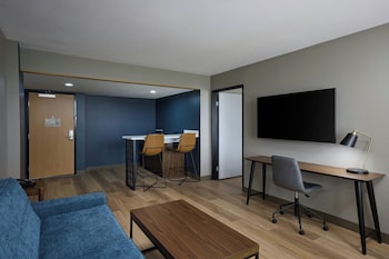 Suite, 1 Bedroom (Hearing Accessible)