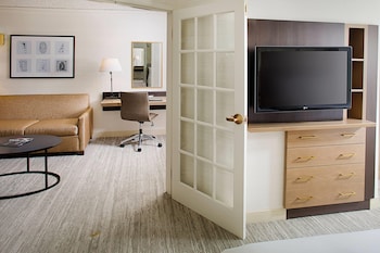 Family Suite, Multiple Beds, Non Smoking (Executive Floor)