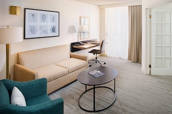 Family Suite, Multiple Beds, Non Smoking (Executive Floor)