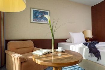 Comfort Queen Room