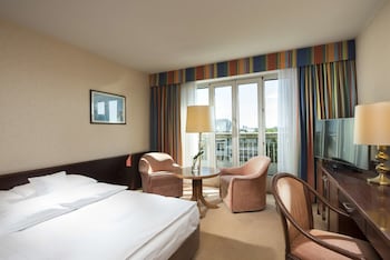 Comfort Queen Room