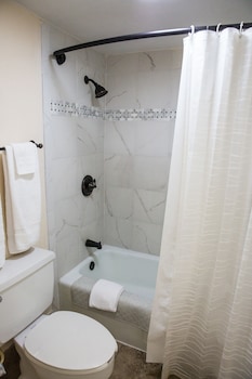 Deluxe Room, 2 Double Beds