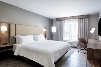 Standard Room, 1 King Bed, Accessible (Communications, Accessible Tub)