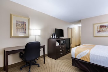 Room, 1 Queen Bed, Accessible, Non Smoking (Roll-In Shower)