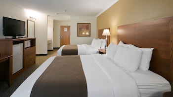 Standard Room, 1 Queen Bed, Non Smoking, Refrigerator & Microwave