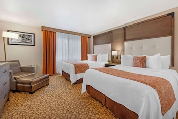 Suite, 2 Queen Beds, Non Smoking, Refrigerator & Microwave