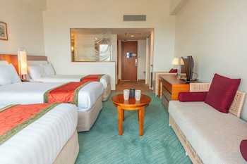 Ocean Front Triple Room