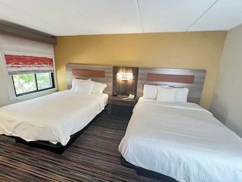 Room, 2 Queen Beds, Accessible, Non Smoking