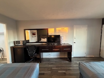 Standard Room, 2 Queen Beds, Non Smoking
