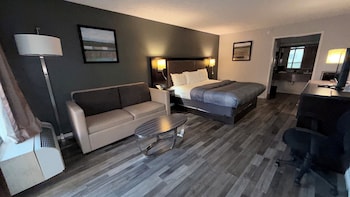 Suite, 1 King Bed with Sofa bed, Non Smoking