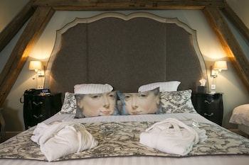 Exclusive Room, 1 King Bed, Non Smoking (Larger Room)