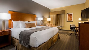 Standard Room, 1 King Bed, Accessible, Bathtub