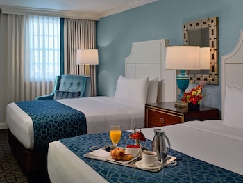 Deluxe Room, 2 Queen Beds, Accessible (Hearing)