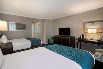 Deluxe Room, 2 Queen Beds, Accessible (Hearing)
