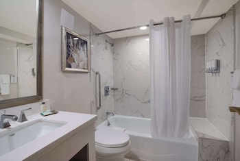 Deluxe Room, 1 Queen Bed, Non Smoking