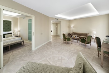 Grand Master Suite