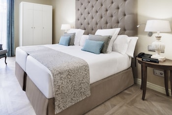 Elegance Room
