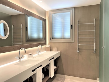 Skyline Suite