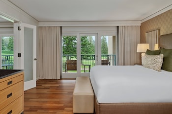 Room, Terrace (1 King or 2 Queen Beds. Limited View)