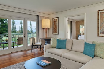 1 Bedroom Suite, 1 King Bed and Sofa Bed, Garden View