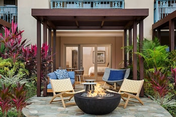 Fire Lanai, Deluxe Guest Room, 2 Queen, Fireplace