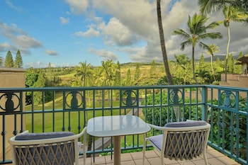 1 Bedroom Residential Suite, 1 King, Sofa Bed, Garden View