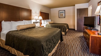 Standard Room, 2 Queen Beds, Accessible, Bathtub