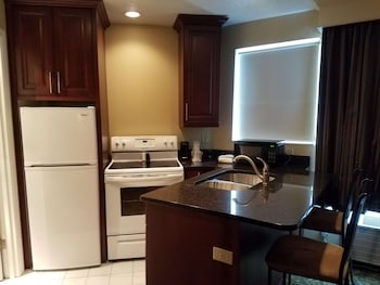 Suite, 1 King Bed with Sofa bed, Non Smoking (with Sofabed)