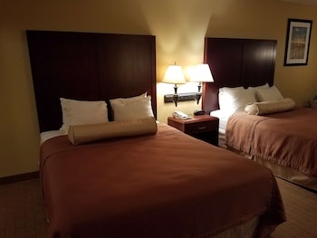 Standard Room, 2 Queen Beds, Accessible, Bathtub